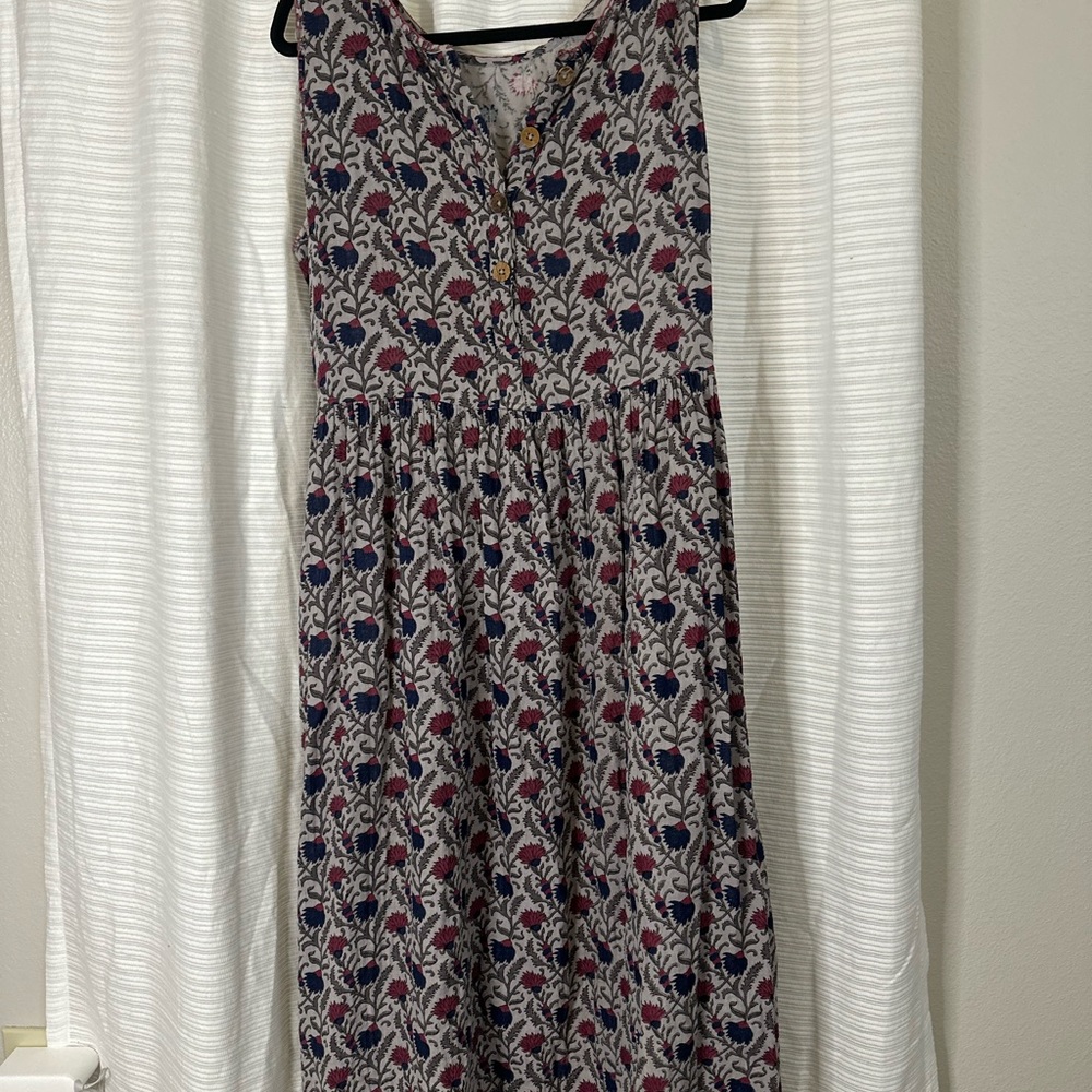 NATURAL LIFE Sleeveless Printed Midi Dress in Navy and Burgundy - Picture 6 of 6